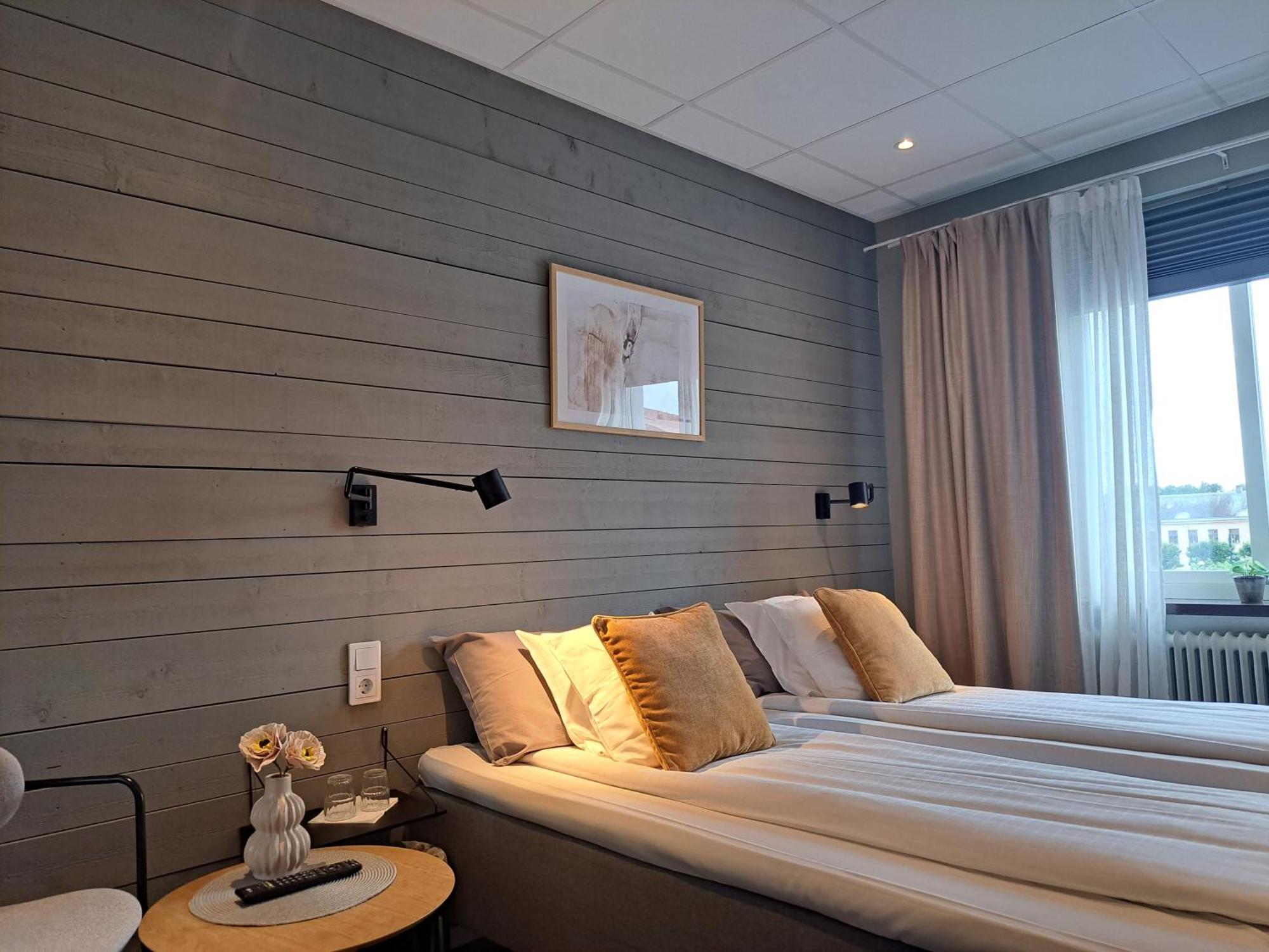 Lidköping Hotell Radhuset מראה חיצוני תמונה